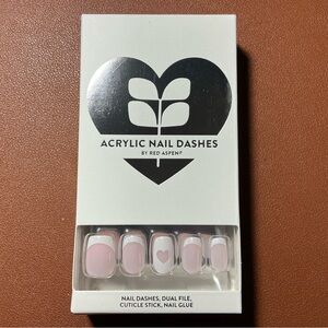Short Squoval Press On Nails New In Box Romantic Roma